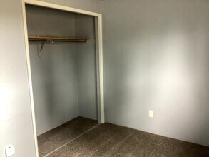 329 S 40th Pl in Springfield, OR - Building Photo - Building Photo