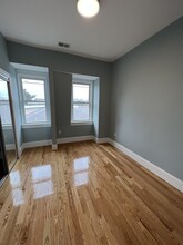 73 Pearl St, Unit 1L in Somerville, MA - Foto de edificio - Building Photo