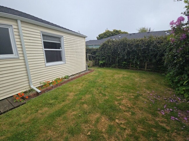 2204 F St in Eureka, CA - Building Photo - Building Photo