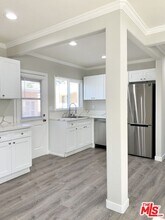 604 Windsor Rd in Glendale, CA - Building Photo - Building Photo