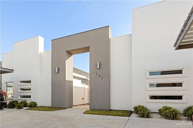 property at 1503 W Heritage Dr