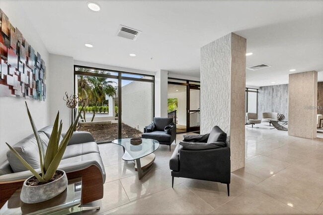 4822 Ocean Blvd in Siesta Key, FL - Building Photo - Building Photo