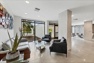 4822 Ocean Blvd in Siesta Key, FL - Building Photo - Building Photo