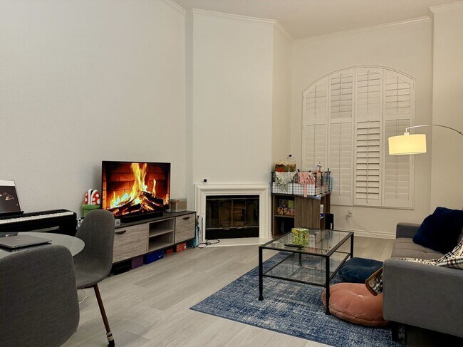 9263 Regents Rd in San Diego, CA - Building Photo - Building Photo