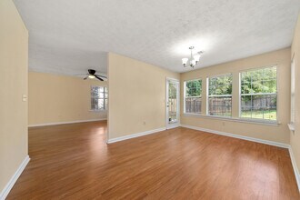 3904 Sidney Lanier Blvd in Duluth, GA - Foto de edificio - Building Photo