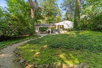 76 Beech Ave in Berkeley Heights, NJ - Building Photo - Building Photo