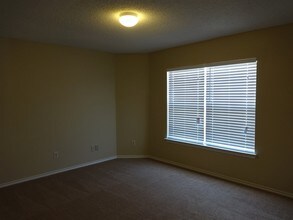 16635 Blanco Ky in San Antonio, TX - Building Photo - Building Photo