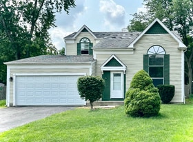 1124 Crimson Ct in Naperville, IL - Building Photo