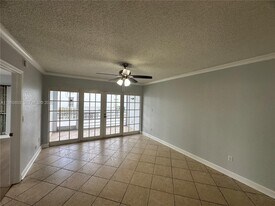 7981 S French Dr in Pembroke Pines, FL - Building Photo
