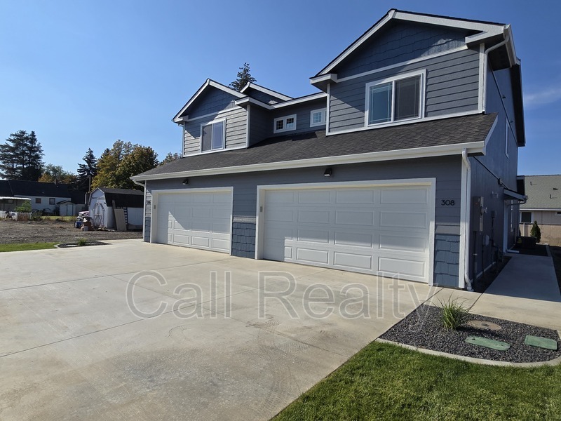 308 S Clinton Ln in Spokane Valley, WA - Building Photo