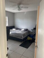 2238 Monroe St, Unit 306 in Hollywood, FL - Building Photo