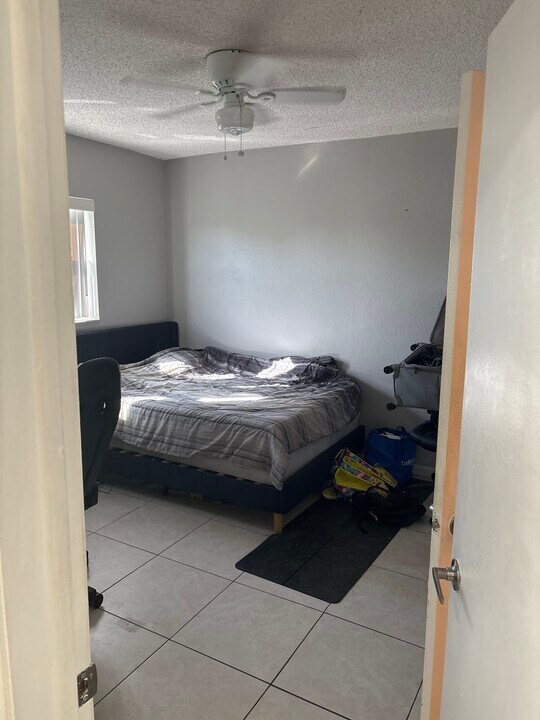 2238 Monroe St, Unit 306 in Hollywood, FL - Foto de edificio