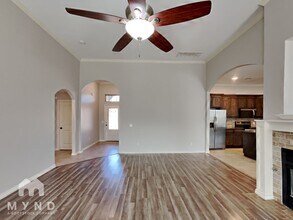 3204 Valley Hollow in Norman, OK - Foto de edificio - Building Photo