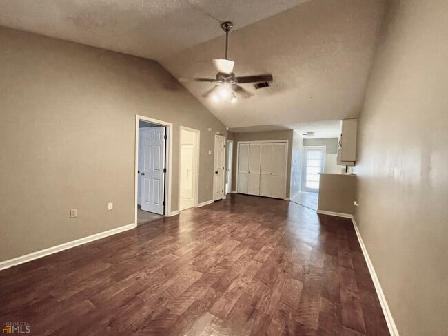 230 Lanier Dr in Statesboro, GA - Foto de edificio - Building Photo