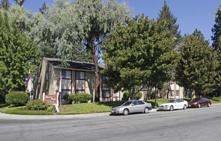 Miramar Plaza Apartments in Sunnyvale, CA - Building Photo - Building Photo