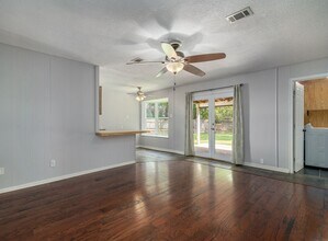 226 Pecan Dr in League City, TX - Building Photo - Building Photo