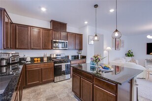 7378 Crown Lndg St in Enterprise, NV - Building Photo