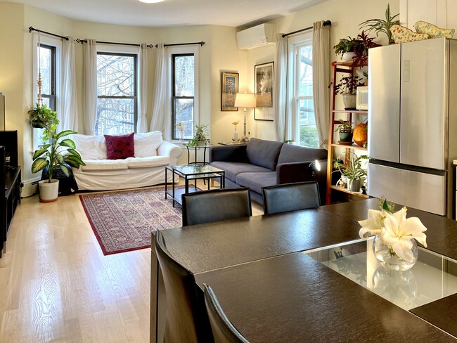 16 Surrey St, Unit 2 in Cambridge, MA - Building Photo - Building Photo