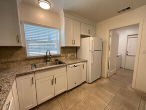 3074 E Terrace Ave in Fresno, CA - Building Photo - Building Photo