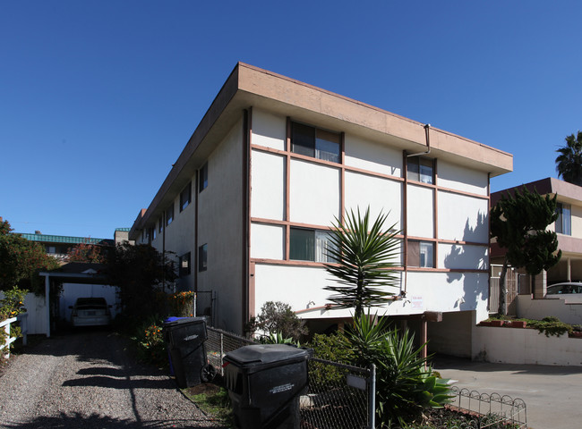 1424 Lincoln Ave in San Diego, CA - Foto de edificio - Building Photo