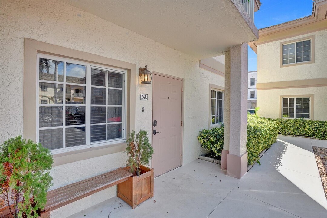 2000 Taylor St, Unit 2A in Hollywood, FL - Foto de edificio