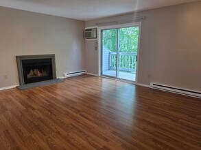 151 Shelter Rock Rd in Danbury, CT - Building Photo - Building Photo