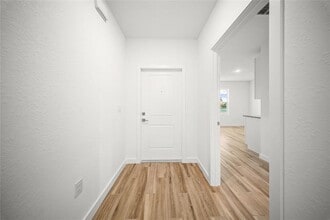 1689 SW Abingdon Ave in Port St. Lucie, FL - Building Photo - Building Photo