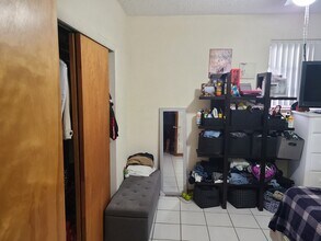 8927 SW 40th Terrace in Olympia Heights, FL - Building Photo - Building Photo