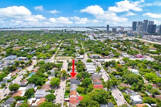 250 NW 43rd St in Miami, FL - Building Photo - Building Photo