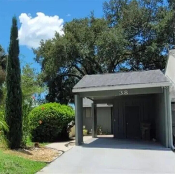 38 St Andrews Ct in Kissimmee, FL - Foto de edificio