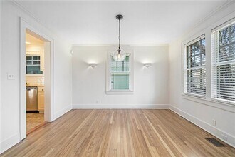 476 Hemlock Cir SE in Atlanta, GA - Building Photo - Building Photo