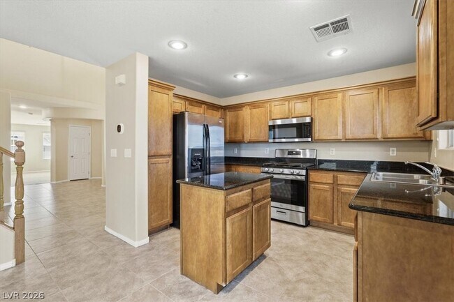 8160 Royal Arches St in Las Vegas, NV - Building Photo - Building Photo