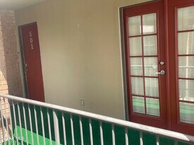 4433 N Stanton St in El Paso, TX - Building Photo