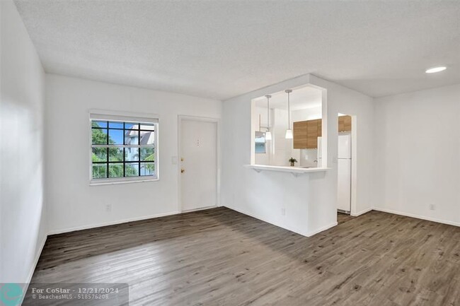 1407 NE 56th St in Fort Lauderdale, FL - Building Photo - Building Photo