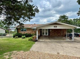 115 Ledgerock Rd in Hot Springs, AR - Building Photo