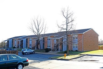 Butler Hill Apartments in Sappington, MO - Foto de edificio - Building Photo