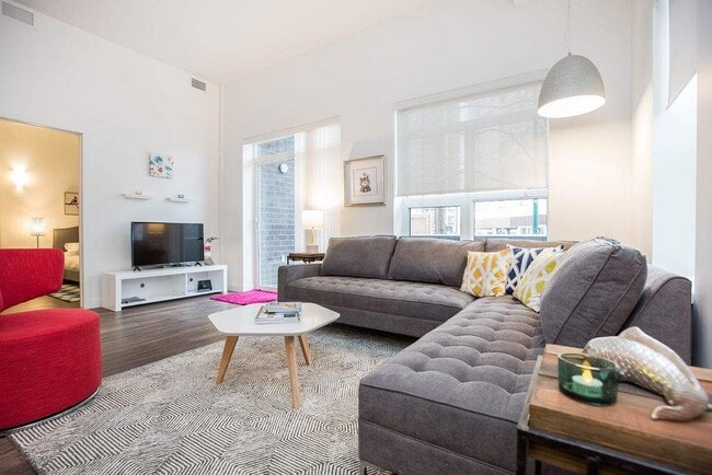 One Eighty Roslyn in Winnipeg, MB - Building Photo - Building Photo