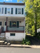 136 N Green St in Langhorne, PA - Building Photo