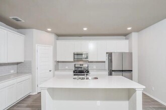 10518 Briceway Ace in San Antonio, TX - Building Photo - Building Photo