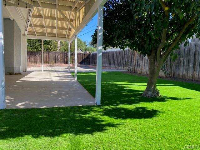 20578 Kittridge St in Los Angeles, CA - Building Photo