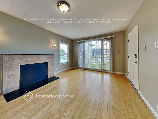 1838 W 82nd St in Los Angeles, CA - Foto de edificio - Building Photo