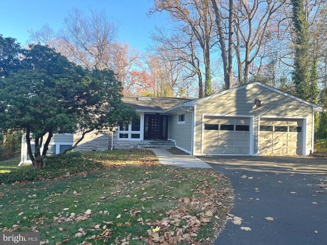 100 Tudor Ln in Morrisville, PA - Building Photo - Building Photo