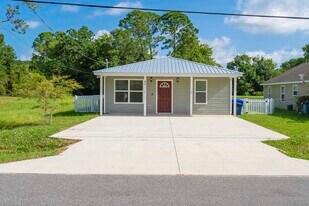 874 Ervin St in St. Augustine, FL - Building Photo