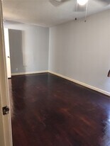 4817 Maggie St in Houston, TX - Building Photo