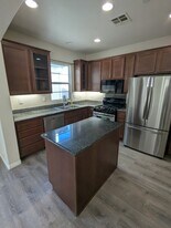 1406 Mosaic Glen in Escondido, CA - Building Photo