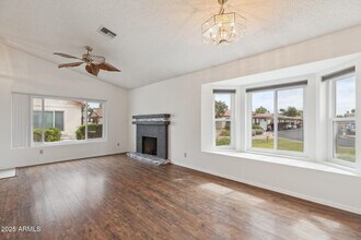 1120 N Val Vista Dr in Gilbert, AZ - Building Photo - Building Photo
