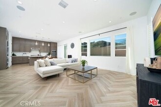 19278 Blackthorn Dr in Santa Clarita, CA - Building Photo - Building Photo