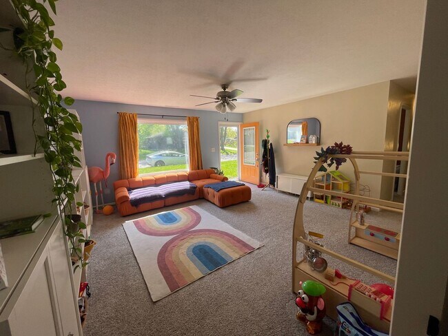 property at 2229 Delaware Dr