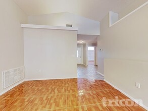 3910 Creek Woods Dr in Plant City, FL - Building Photo - Building Photo