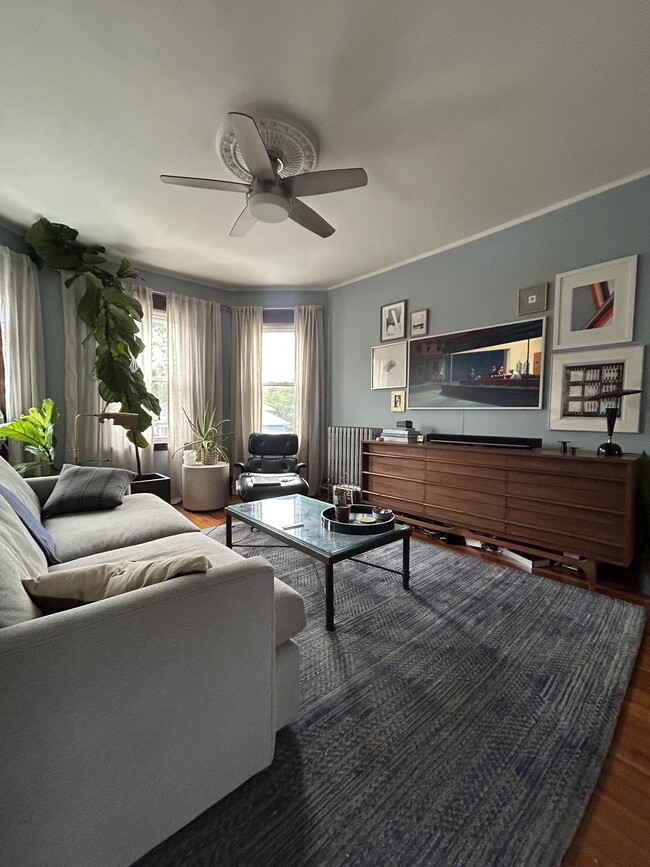 609 Centre St, Unit 3